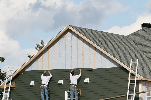 Professional Vinyl Siding technician working in Eatontown, NJ
